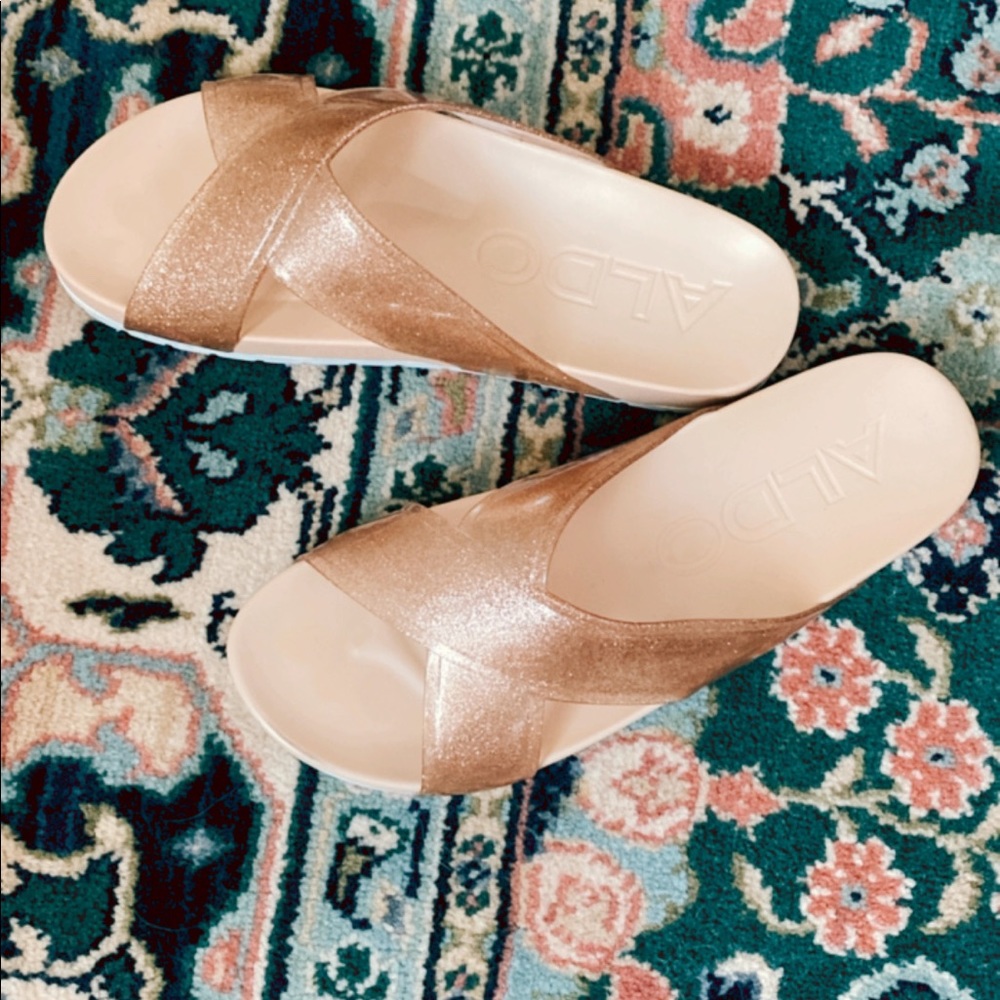 Metallic Platform Aldo Glitter Criss Cross Sandals • W 8.5